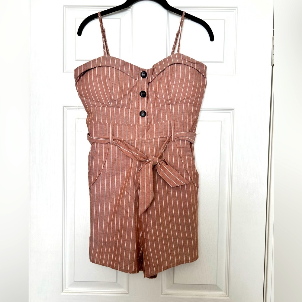 Brand: Active USA; Size: Medium; Color: Brown and White Striped